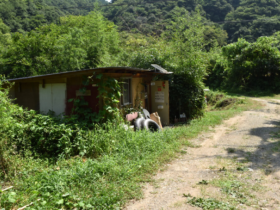 小森キャンプ村入口